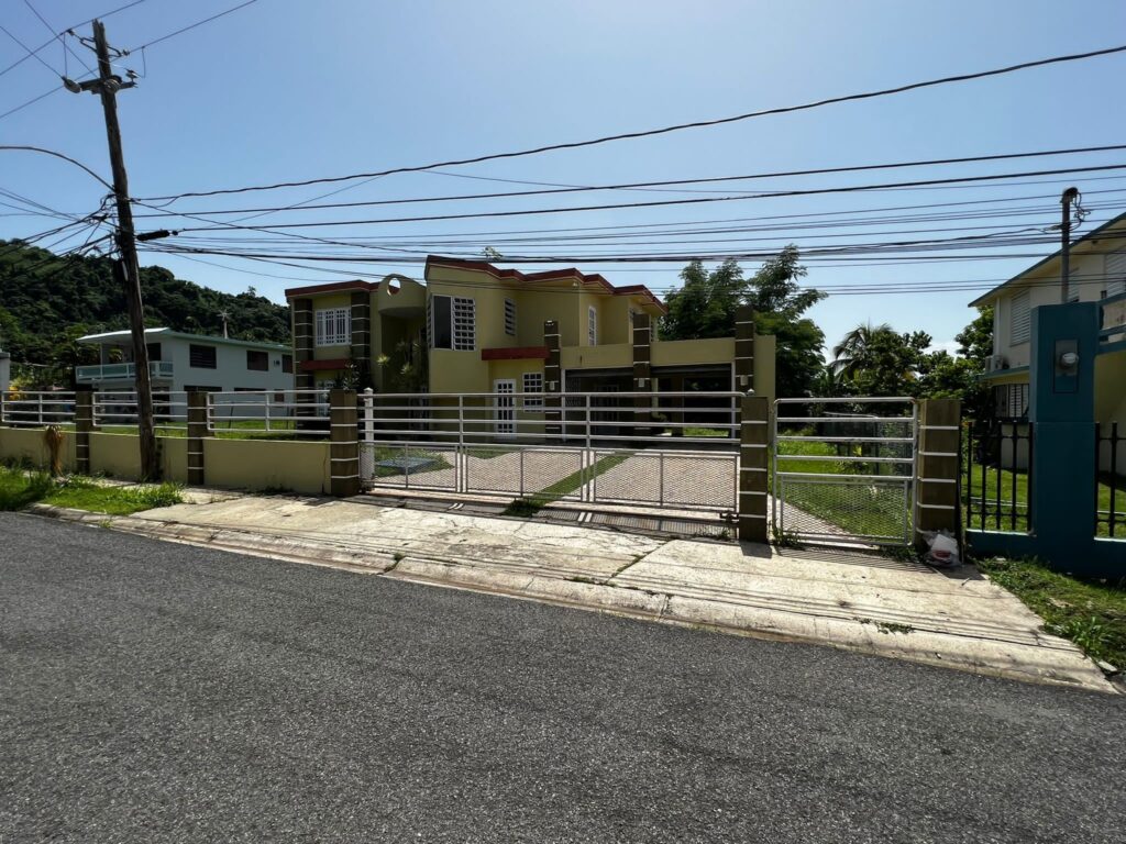 Preciosa residencia en Añasco Island Portfolio Services